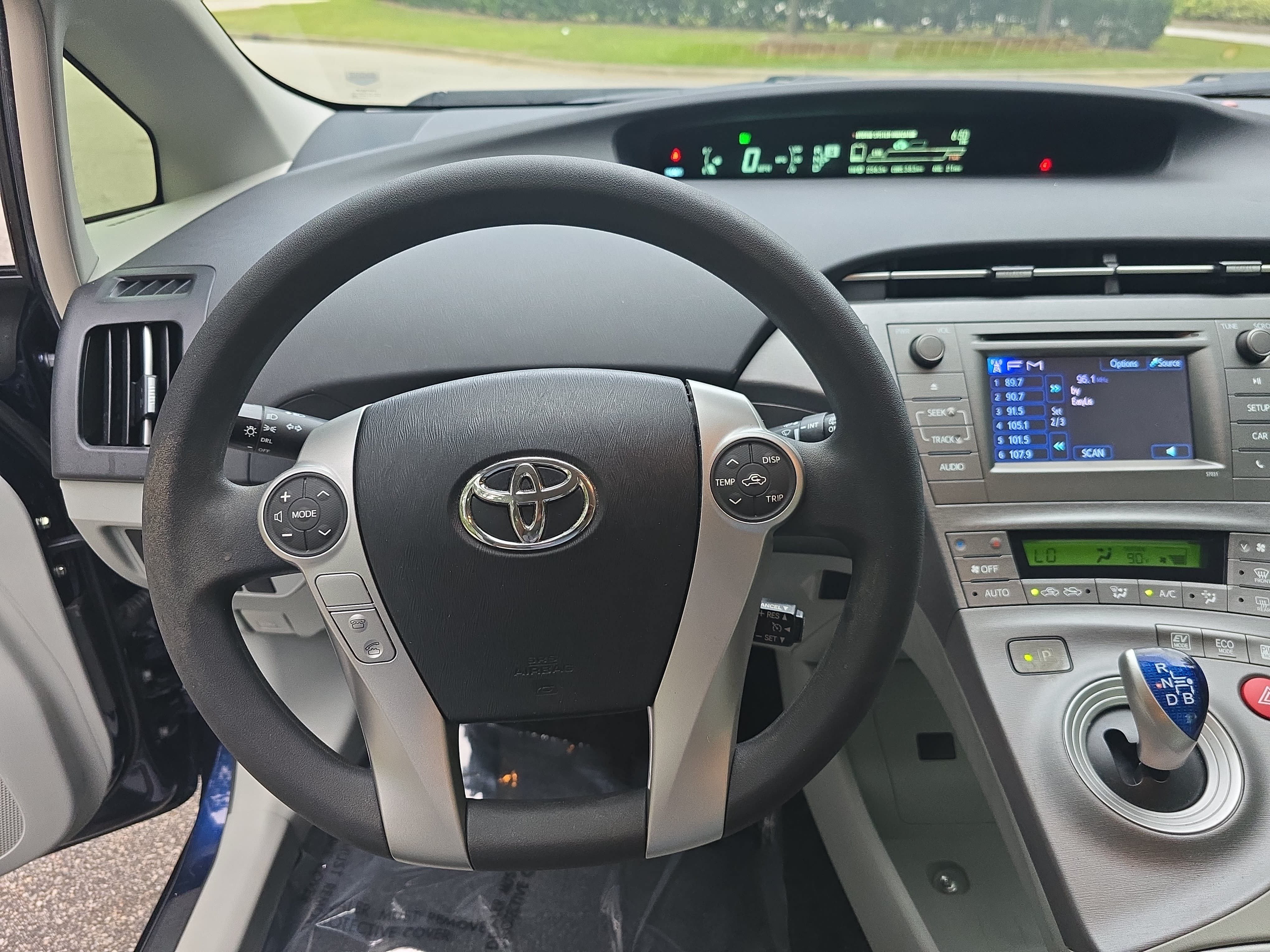 Used 2015 Toyota Prius Two FWD image 15