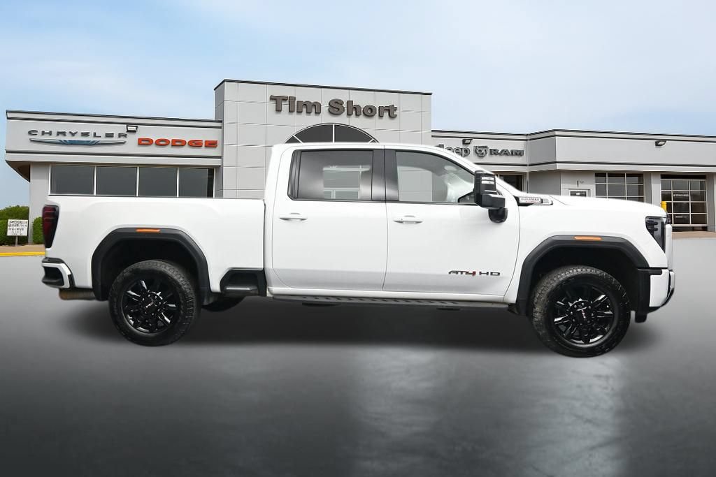 Used 2025 GMC Sierra 2500 AT4 w/ AT4 Premium Plus Package AWD/4WD image 6