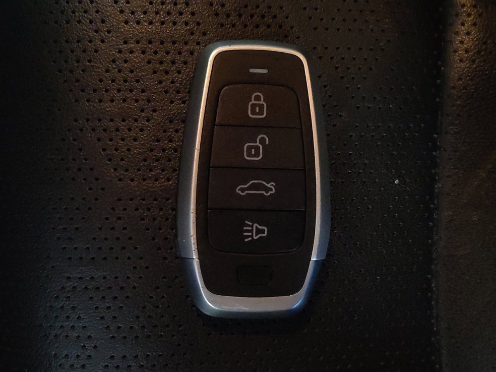 Used 2022 Kia Sorento EX image 32