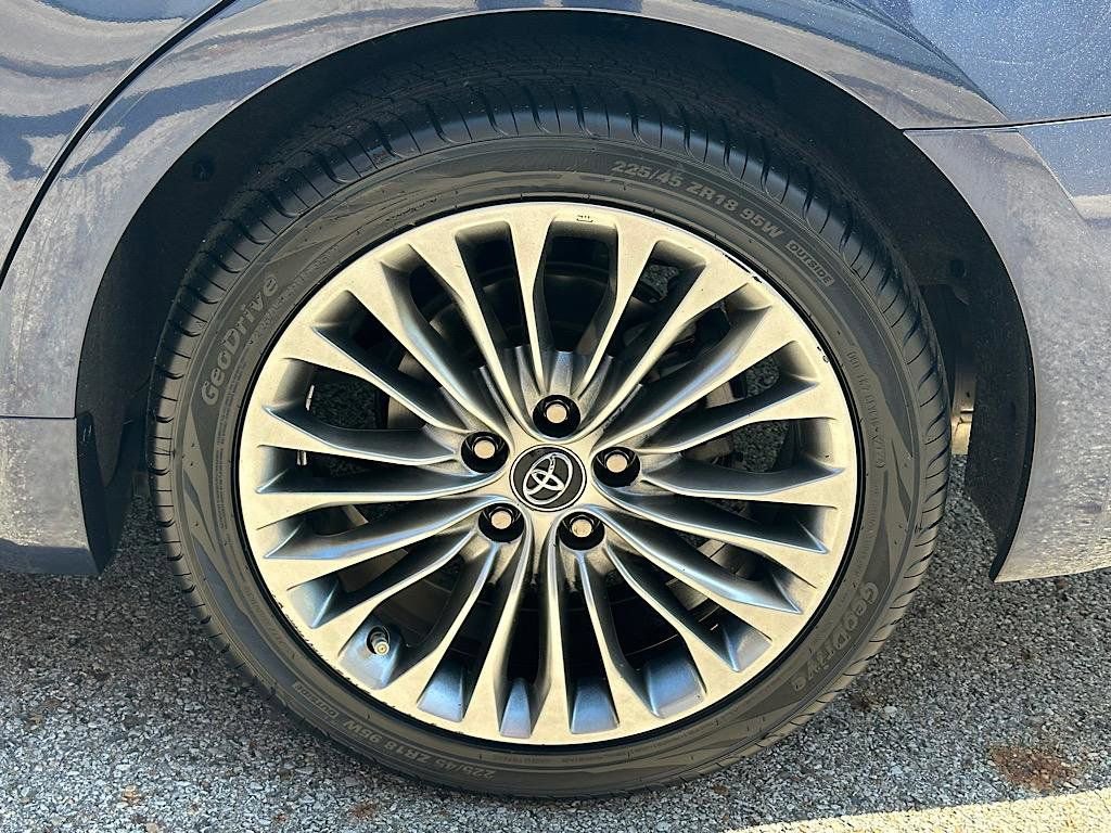 Certified 2017 Toyota Avalon Limited FWD image 29