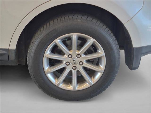 Used 2013 Lincoln MKX FWD image 13