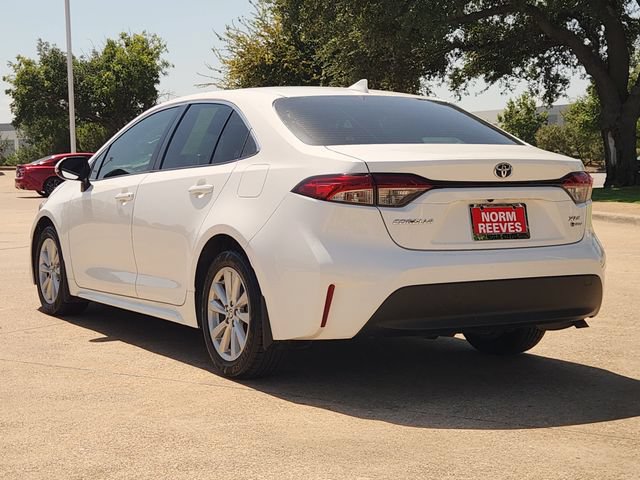 Used 2025 Toyota Corolla XLE FWD image 4