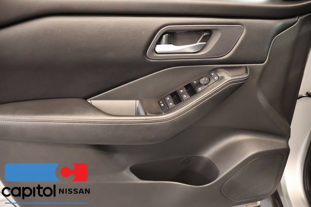 Certified 2024 Nissan Rogue SV FWD image 9