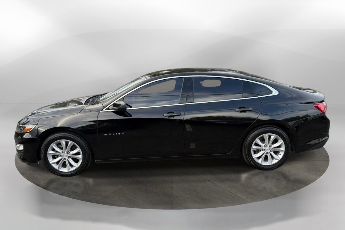 Used 2021 Chevrolet Malibu LT FWD image 2