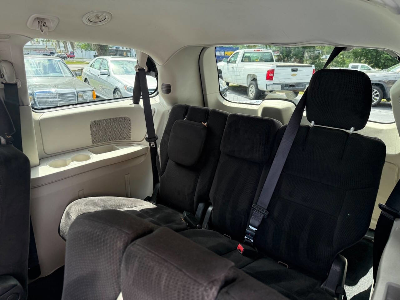 Used 2014 Dodge Grand Caravan SXT FWD image 10