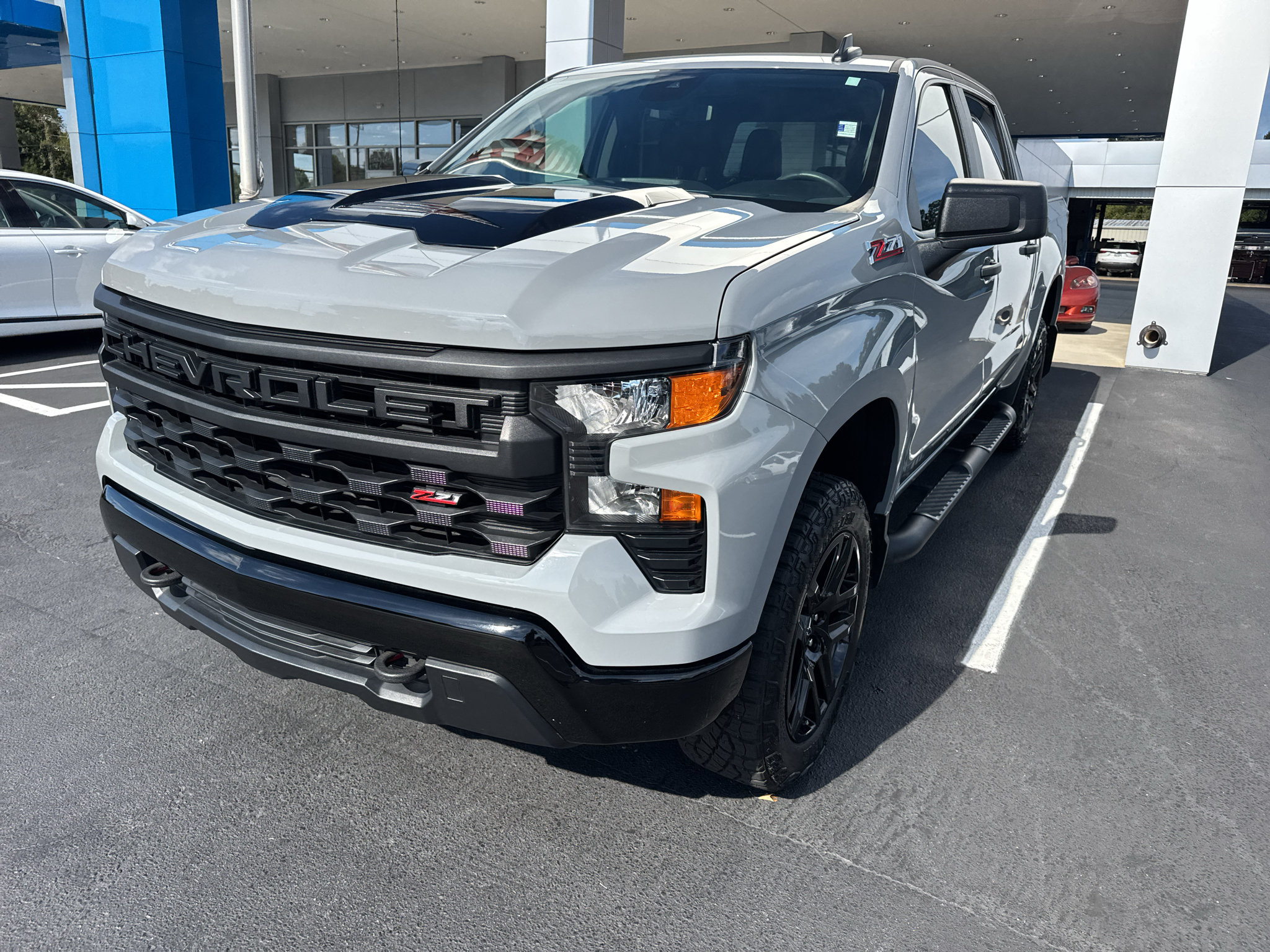 Used 2024 Chevrolet Silverado 1500 Custom Trail Boss AWD/4WD image 1
