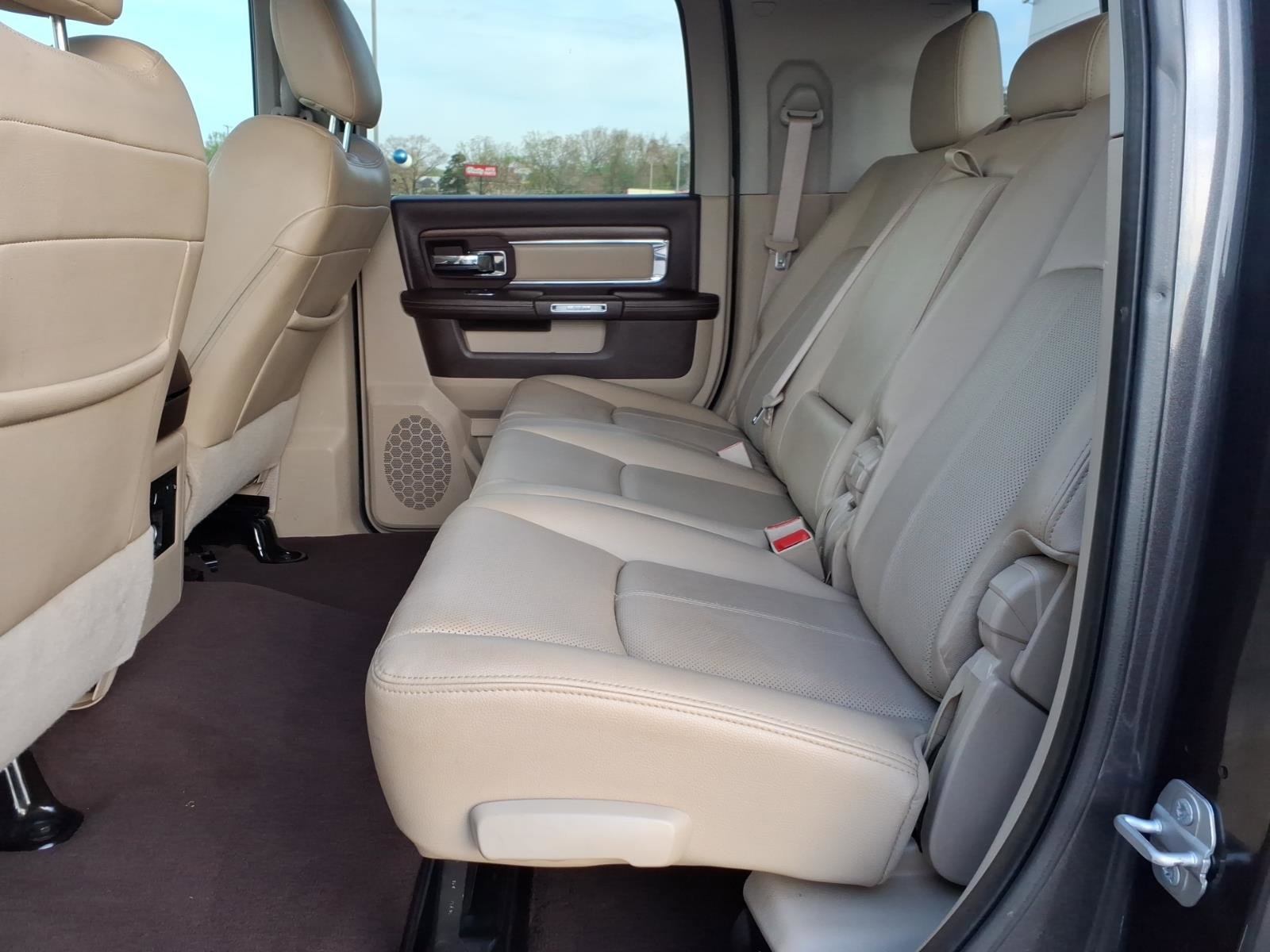 Used 2018 RAM 2500 Laramie AWD/4WD image 9