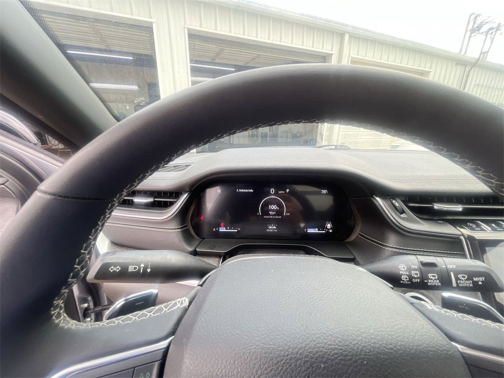 Used 2024 Jeep Grand Cherokee L Limited w/ Luxury Tech Group II image 15