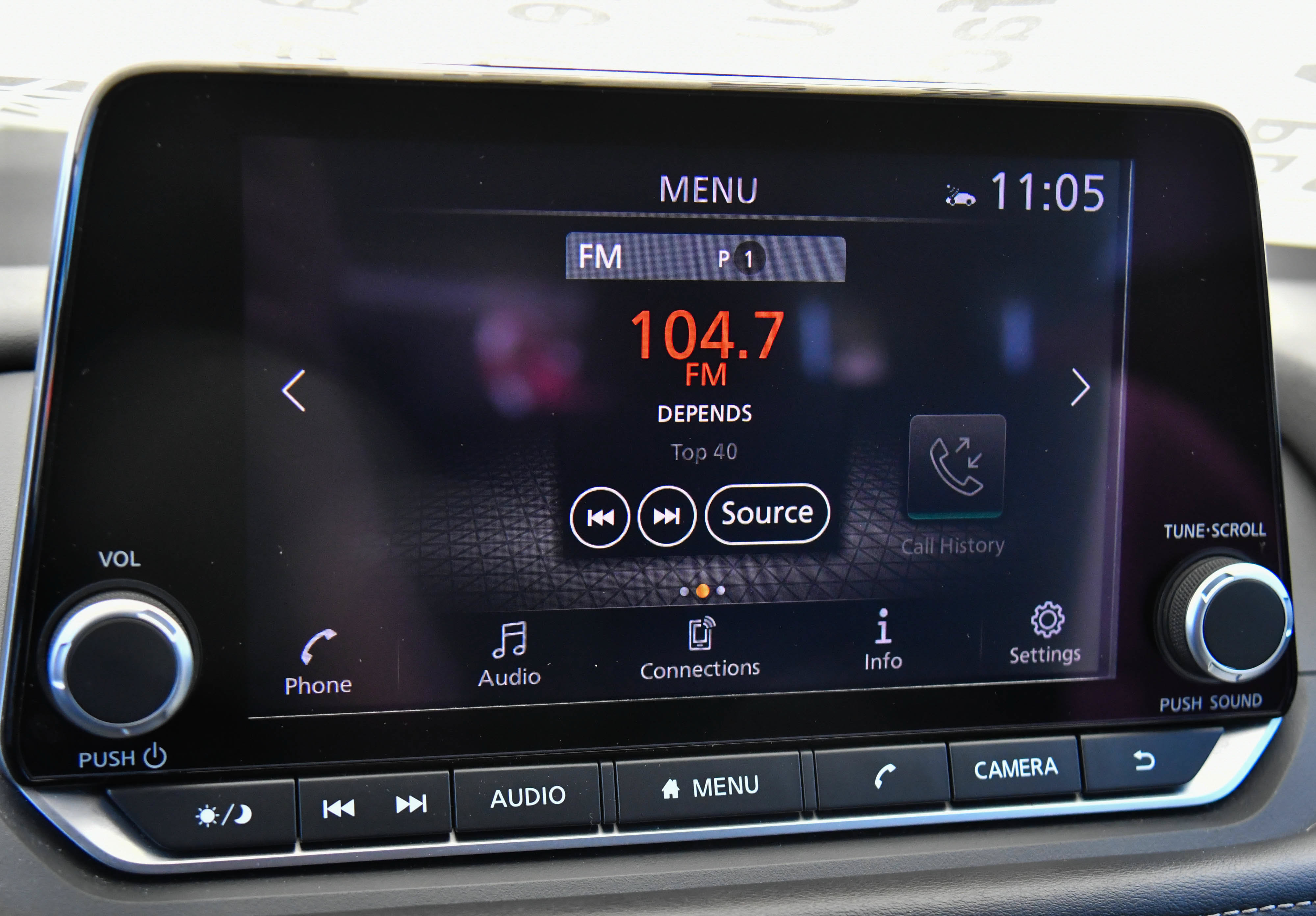 Used 2025 Nissan Rogue SV FWD image 19
