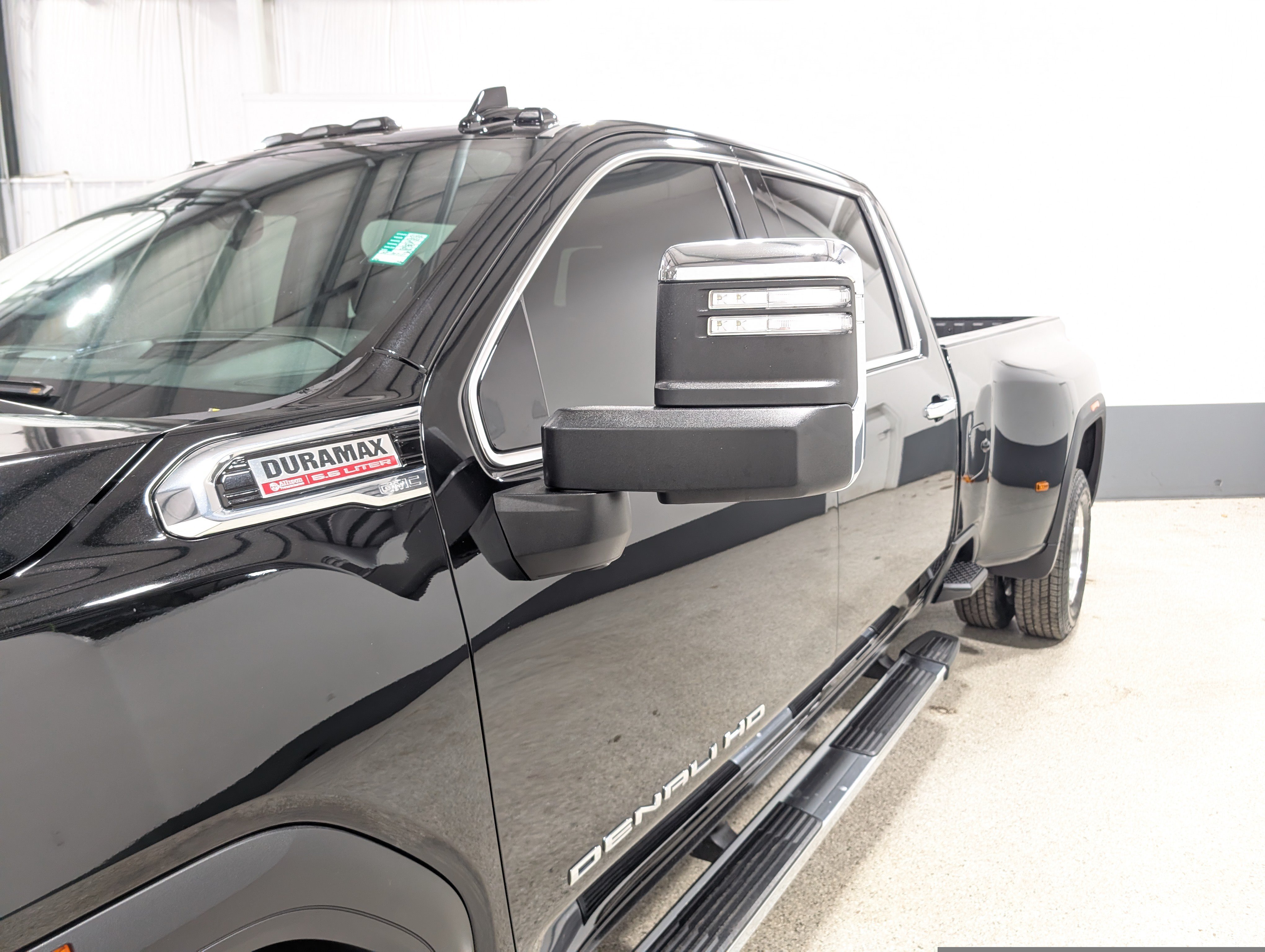 Used 2022 GMC Sierra 3500 Denali w/ Denali Ultimate Package AWD/4WD image 7