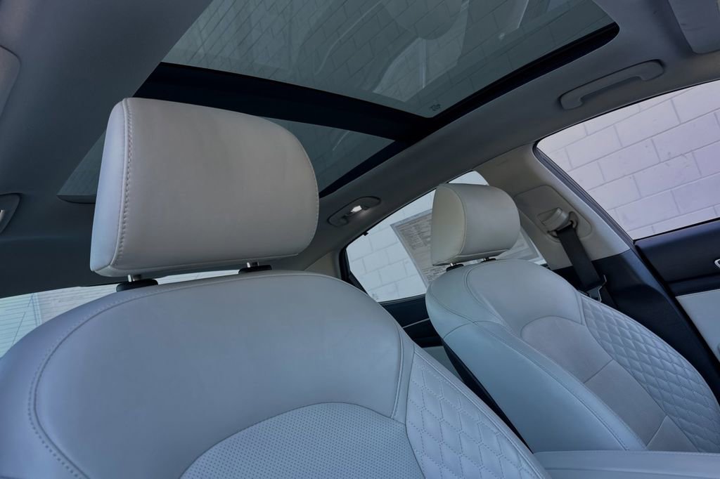 Used 2018 Kia Cadenza Limited w/ Paint Protection Package image 15