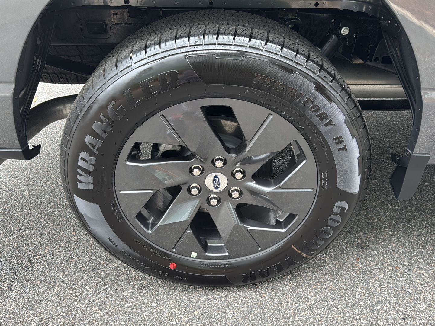 Certified 2025 Ford F150 STX w/ Equipment Group 200A image 31