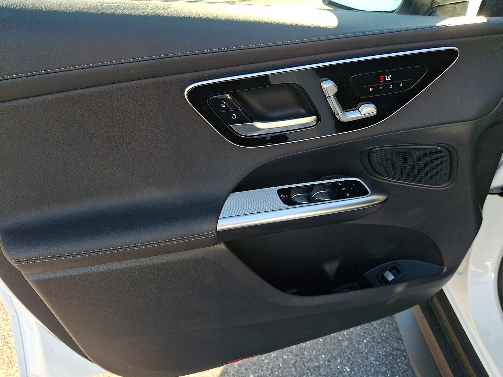 Certified 2025 Mercedes-Benz GLC 300 4MATIC image 12