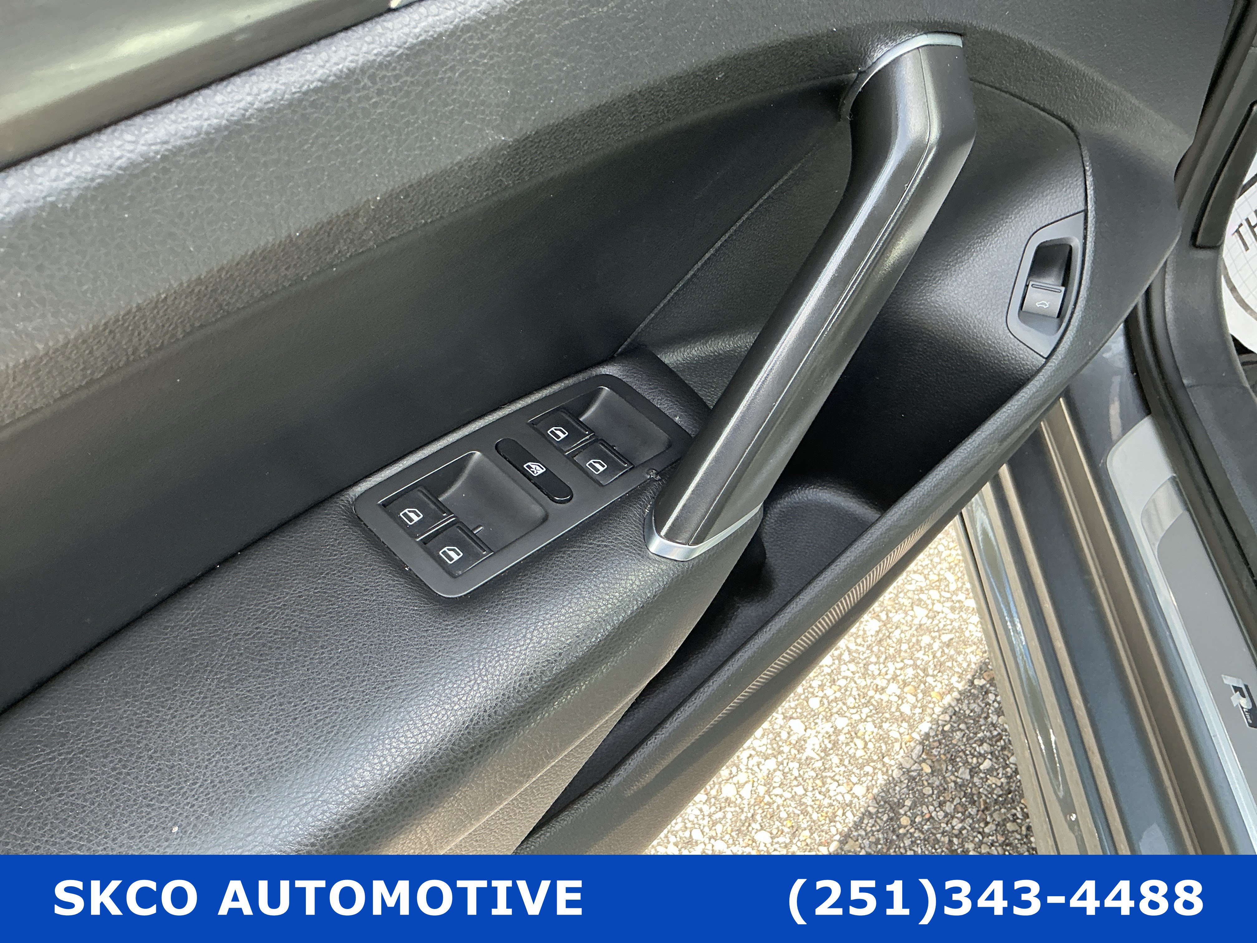 Used 2018 Volkswagen Passat 2.0T R-Line FWD image 22