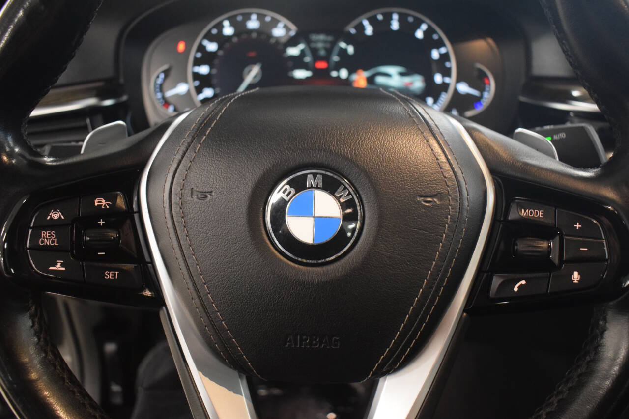 Used 2018 BMW 540i RWD image 52