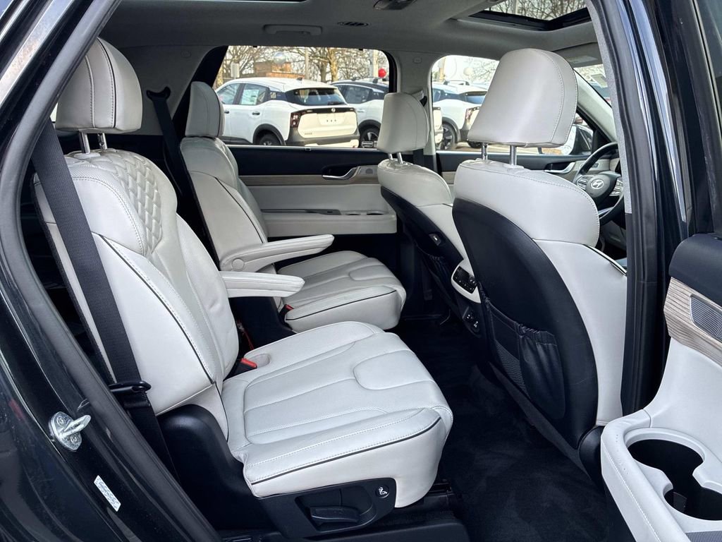 Used 2022 Hyundai Palisade Limited image 11