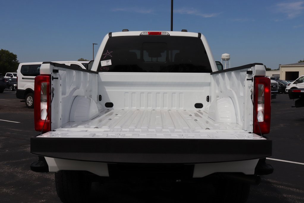 New 2026 Ford F350 4x4 Crew Cab Super Duty image 14