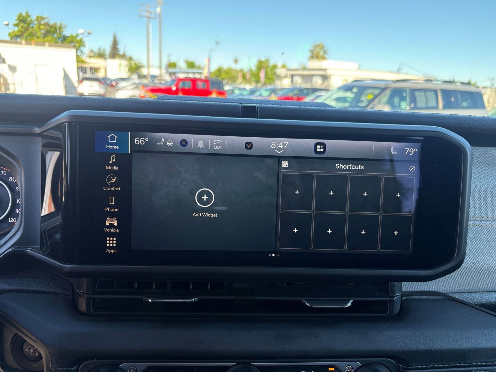 Used 2025 Jeep Wrangler Sahara AWD/4WD image 20