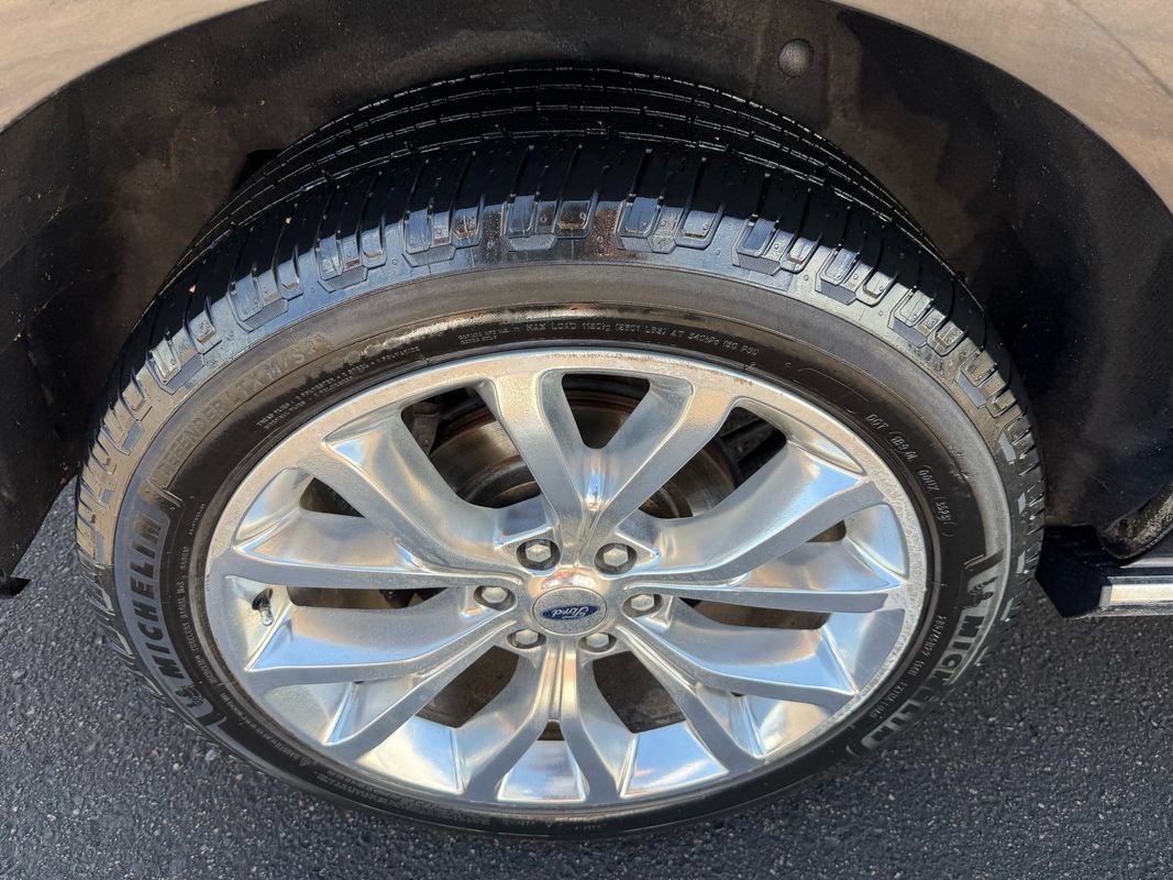 Used 2018 Ford Expedition Max Platinum AWD/4WD image 11
