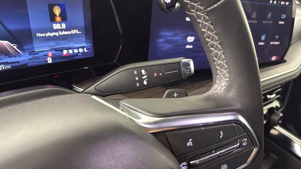 Certified 2025 Chevrolet Suburban LS image 25