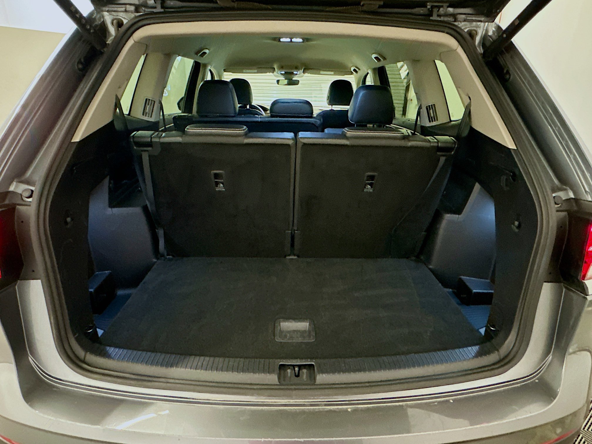 Used 2024 Volkswagen Atlas SE image 31