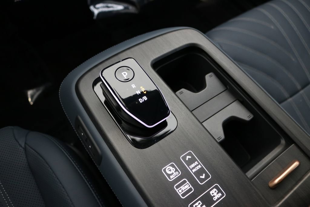 Used 2024 Nissan Ariya AWD image 56