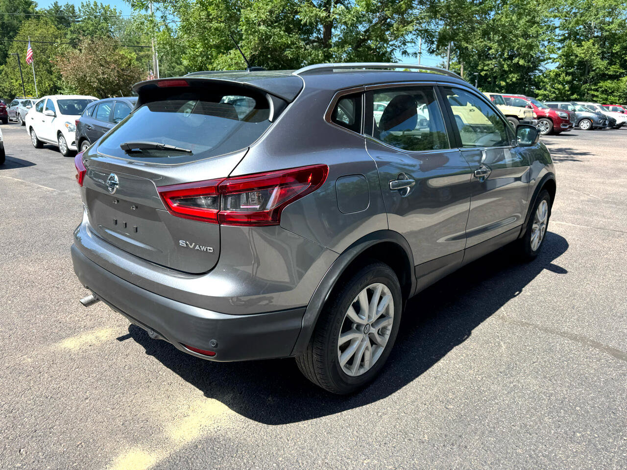 Used 2020 Nissan Rogue Sport SV image 5