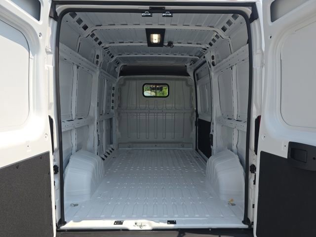 New 2025 RAM ProMaster 2500 w/ Quick Order Package 22G SLT image 26