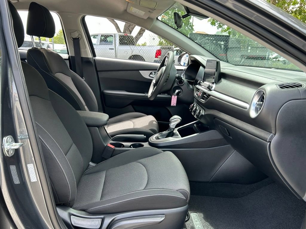 Used 2024 Kia Forte LXS w/ LXS Technology Package FWD image 37