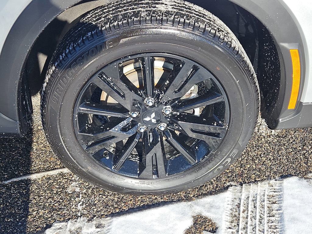 Used 2025 Mitsubishi Eclipse Cross LE image 10