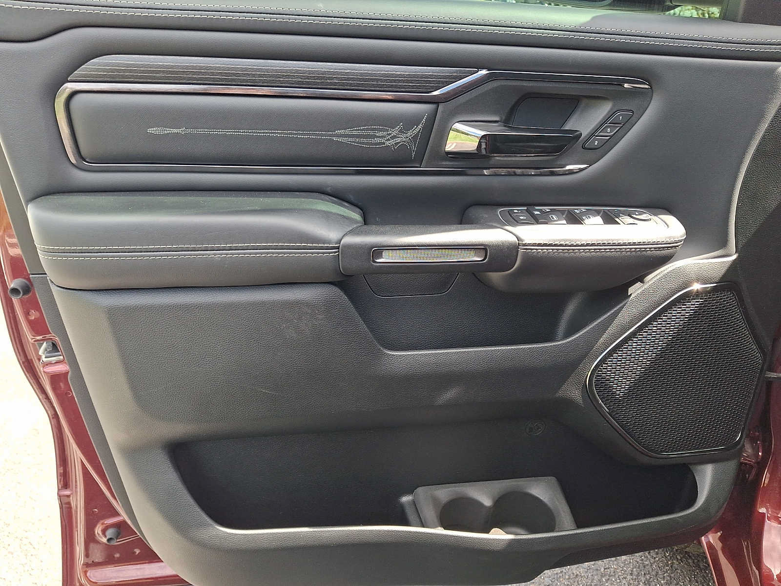 Used 2022 RAM 1500 Limited AWD/4WD image 12