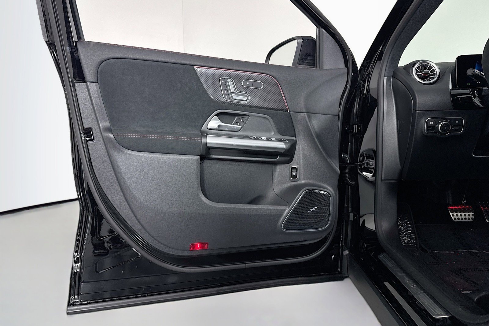 New 2026 Mercedes-Benz GLA 35 AMG 4MATIC image 20