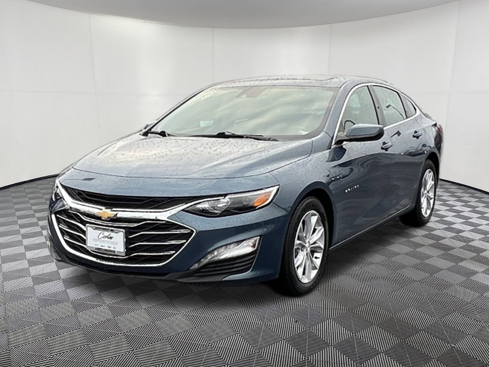Used 2024 Chevrolet Malibu LT image 3
