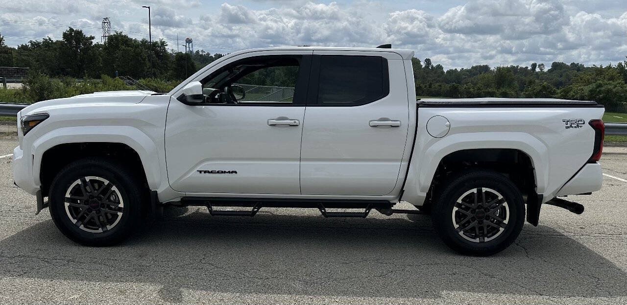 Used 2026 Toyota Tacoma TRD Sport AWD/4WD image 4
