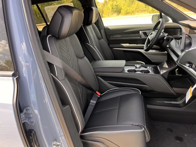 New 2027 Cadillac Vistiq Luxury w/ LPO, Premium Carpet Package AWD/4WD image 21