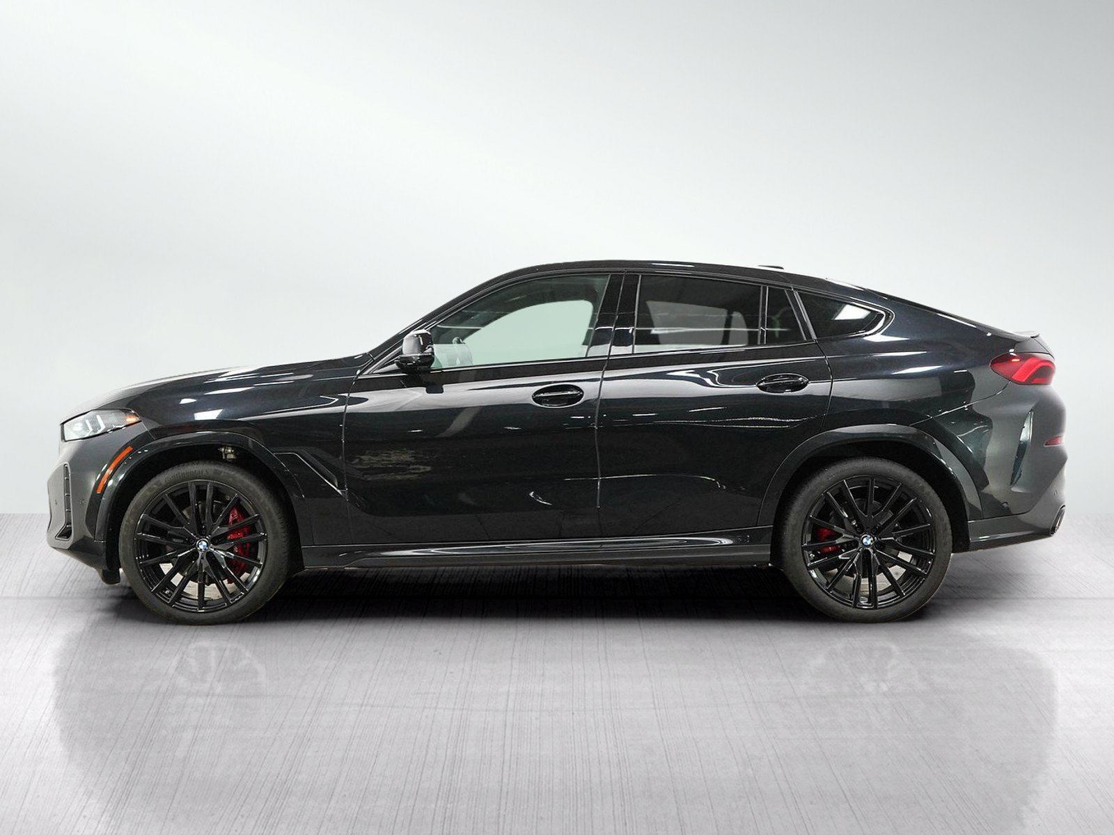 Used 2024 BMW X6 xDrive40i AWD/4WD image 2