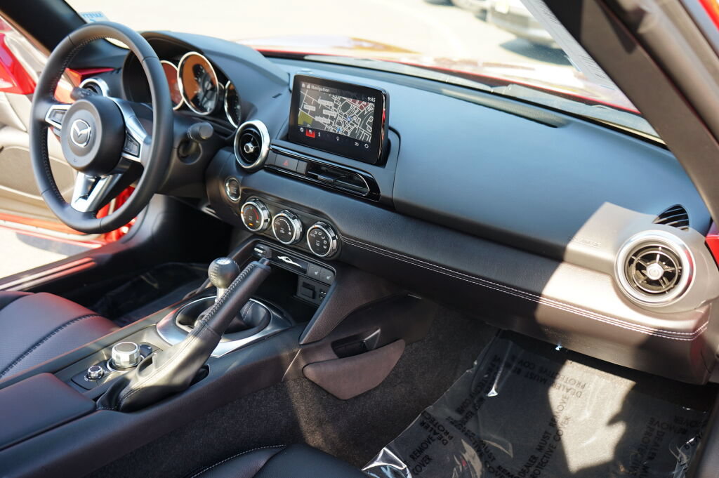 Used 2022 MAZDA MX-5 Miata RF Grand Touring RWD image 28