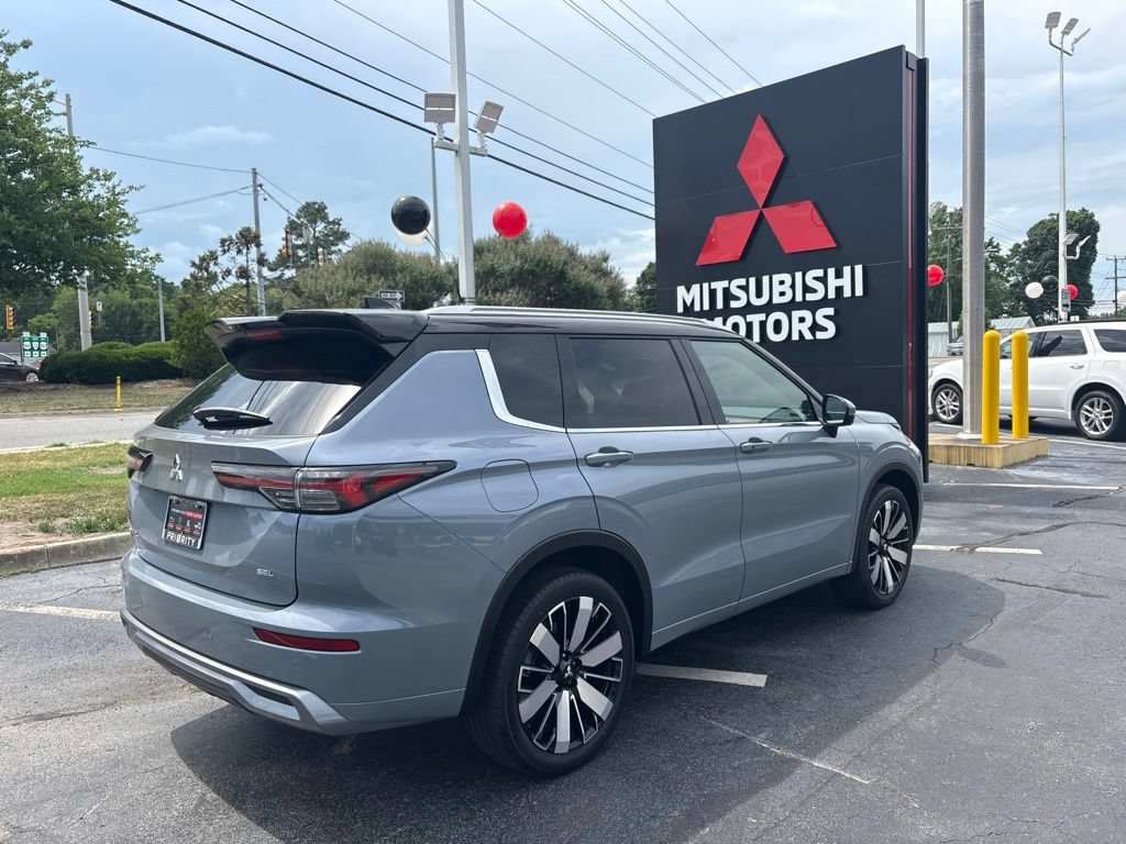 New 2026 Mitsubishi Outlander SEL FWD image 3