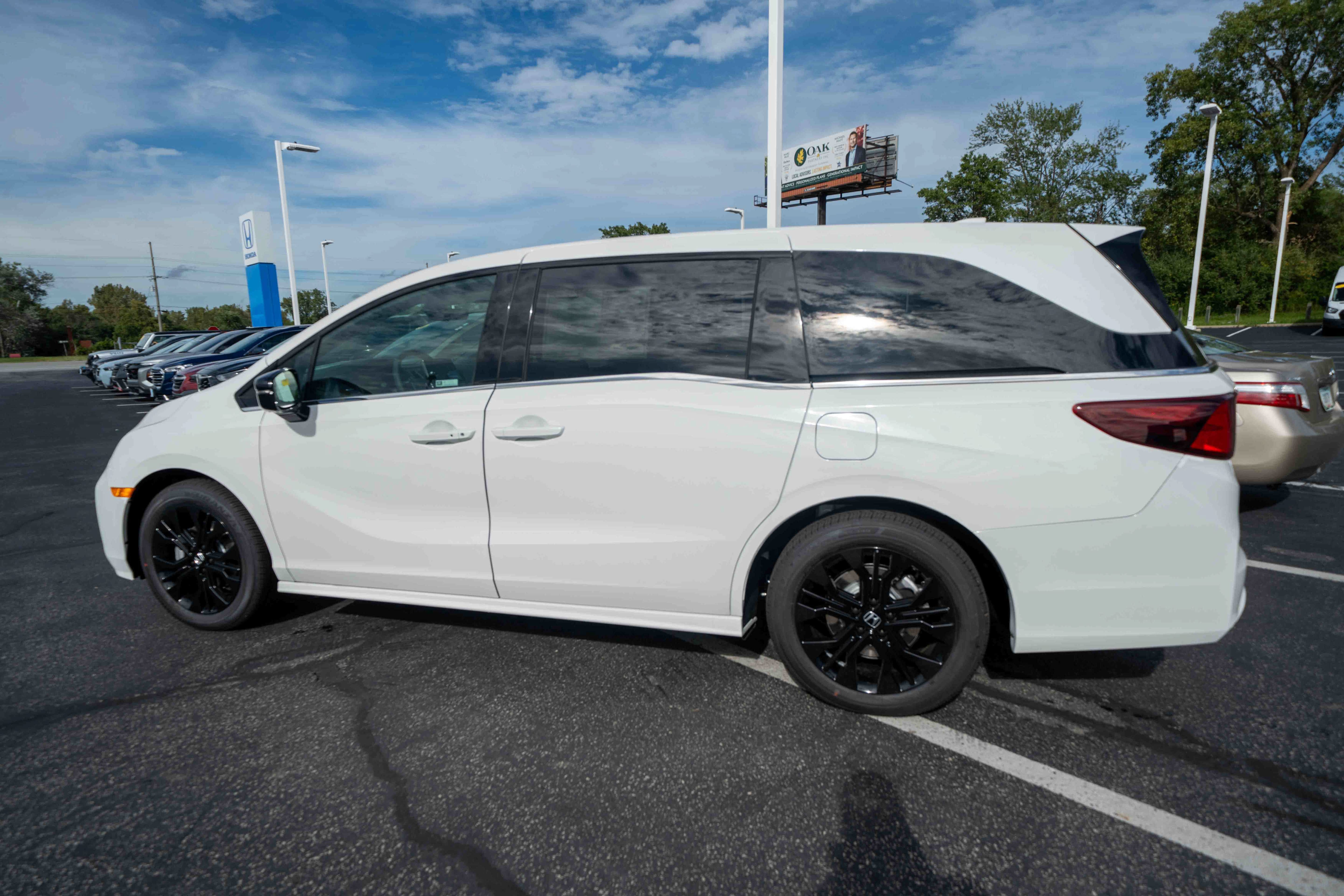 New 2026 Honda Odyssey Sport-L image 4