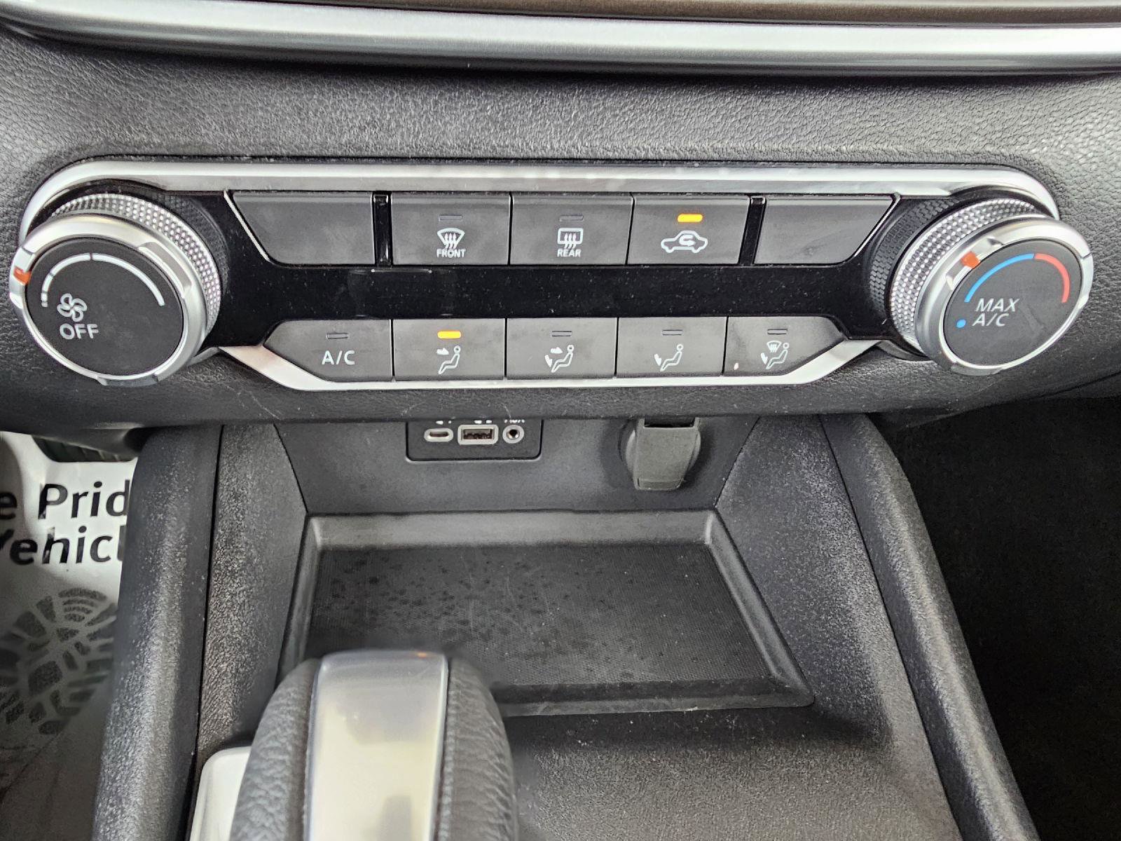 Used 2025 Nissan Altima 2.5 SV FWD image 26
