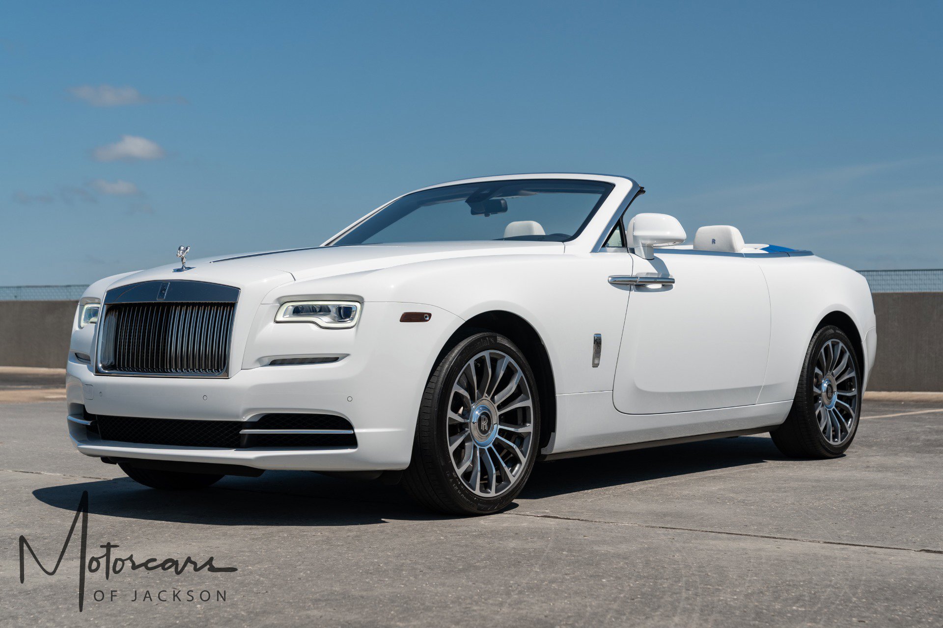 Used 2019 Rolls-Royce Dawn RWD image 3