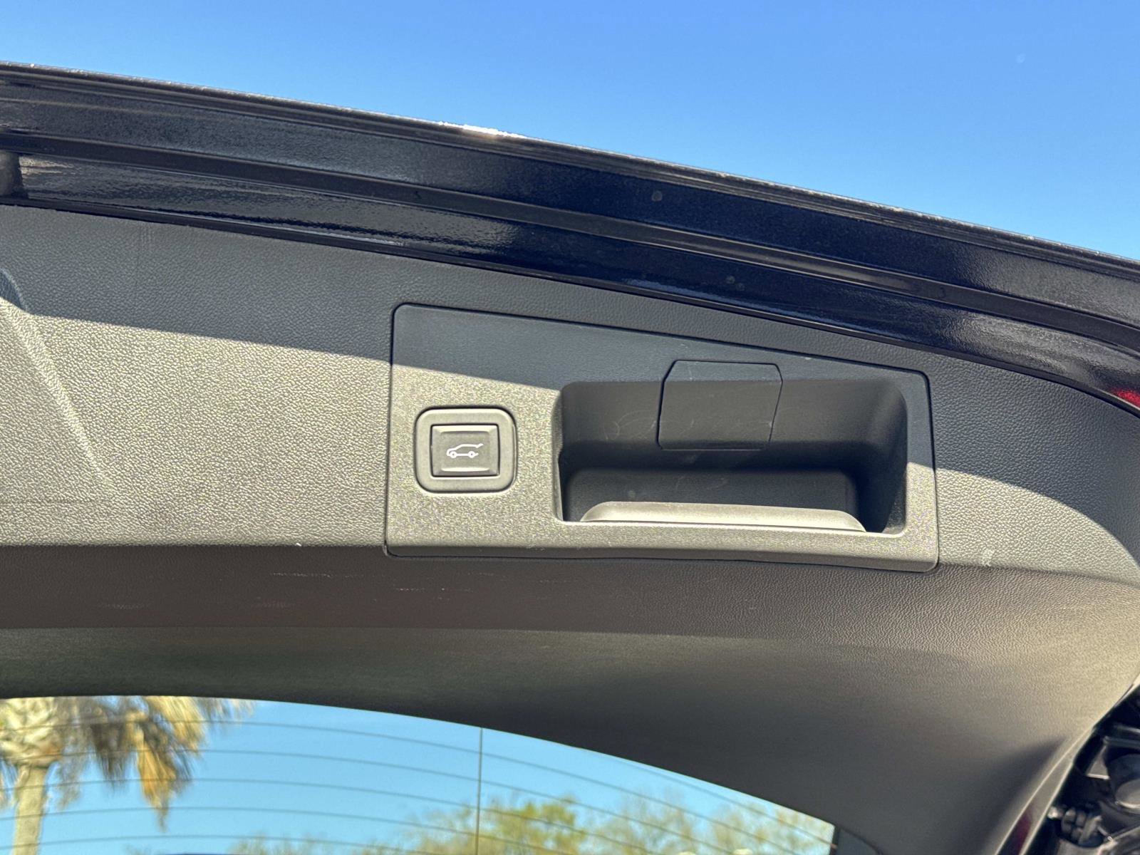 Used 2024 Cadillac XT5 Premium Luxury image 12