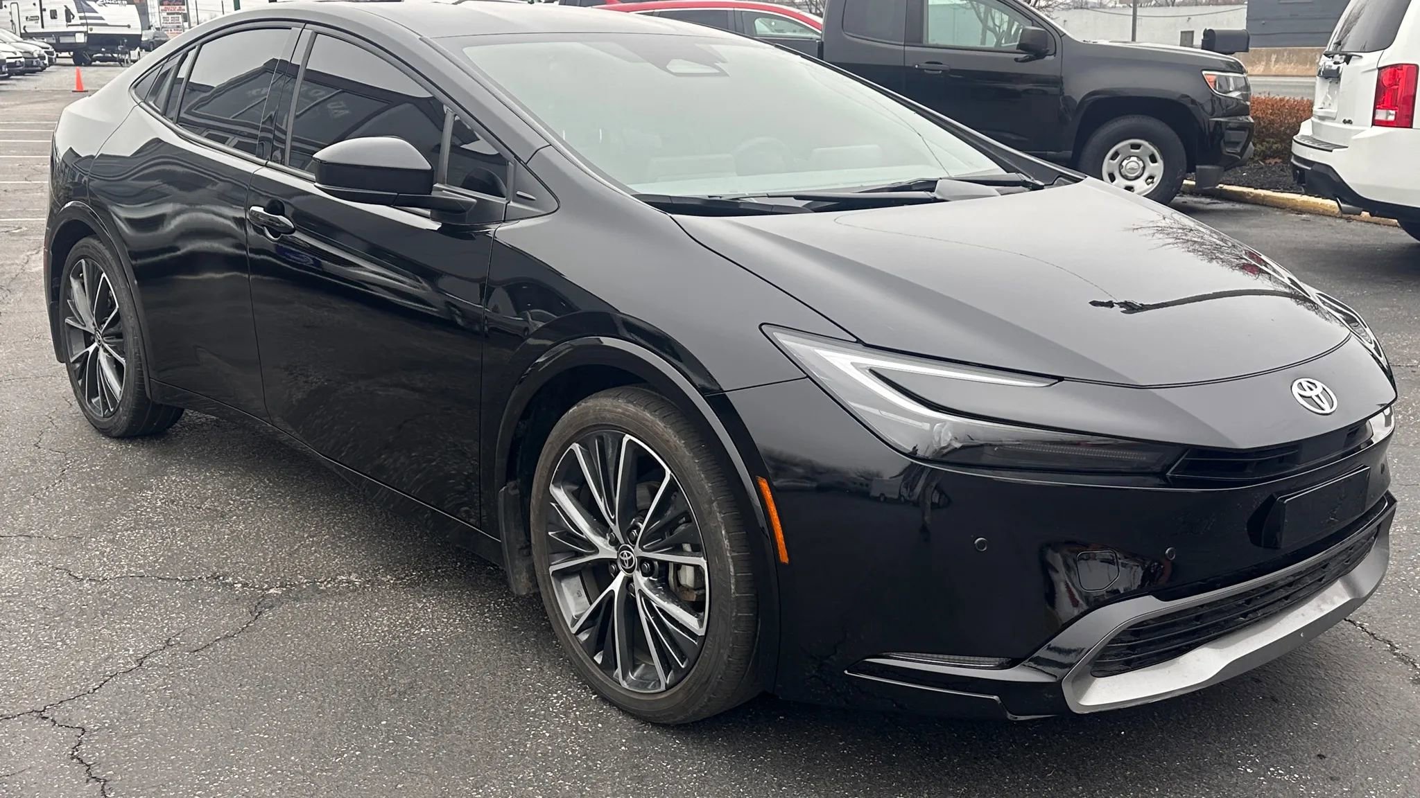 Used 2025 Toyota Prius XLE image 3