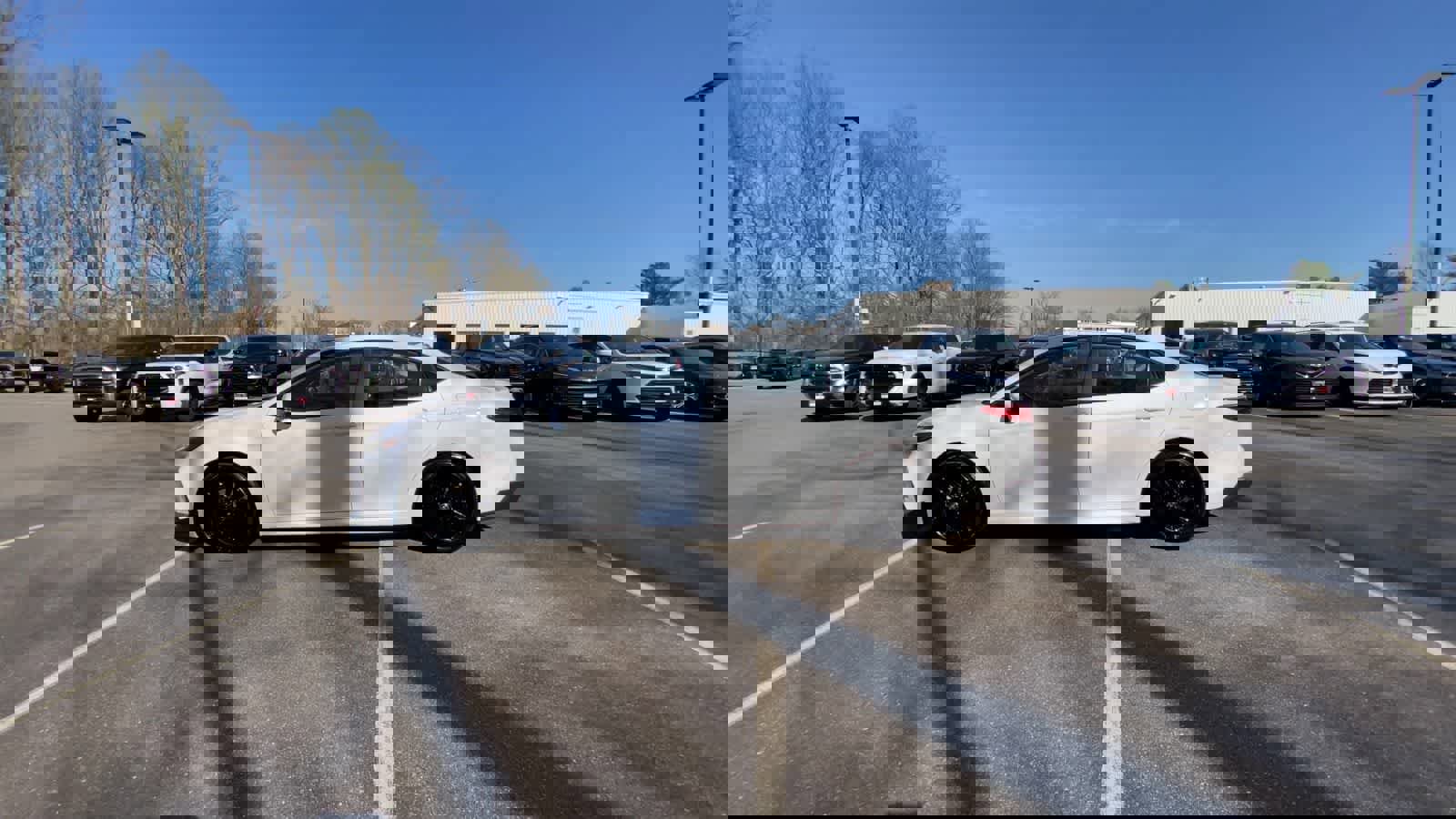 Used 2025 Toyota Camry SE image 8