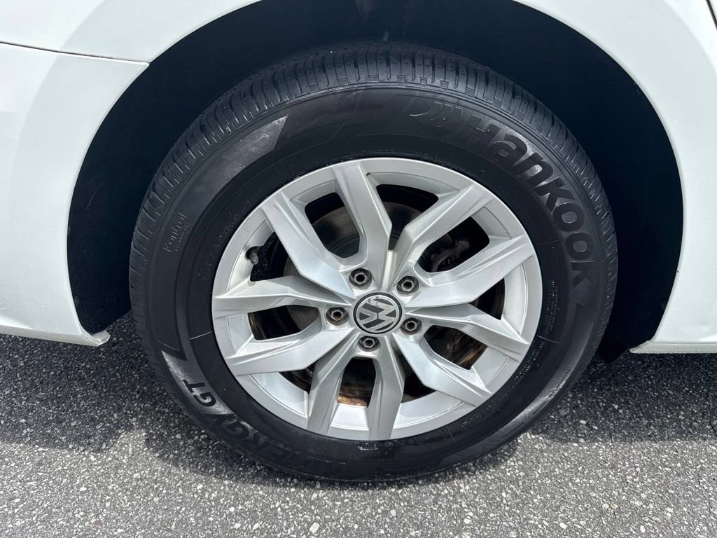 Used 2017 Volkswagen Passat 1.8T S FWD image 9