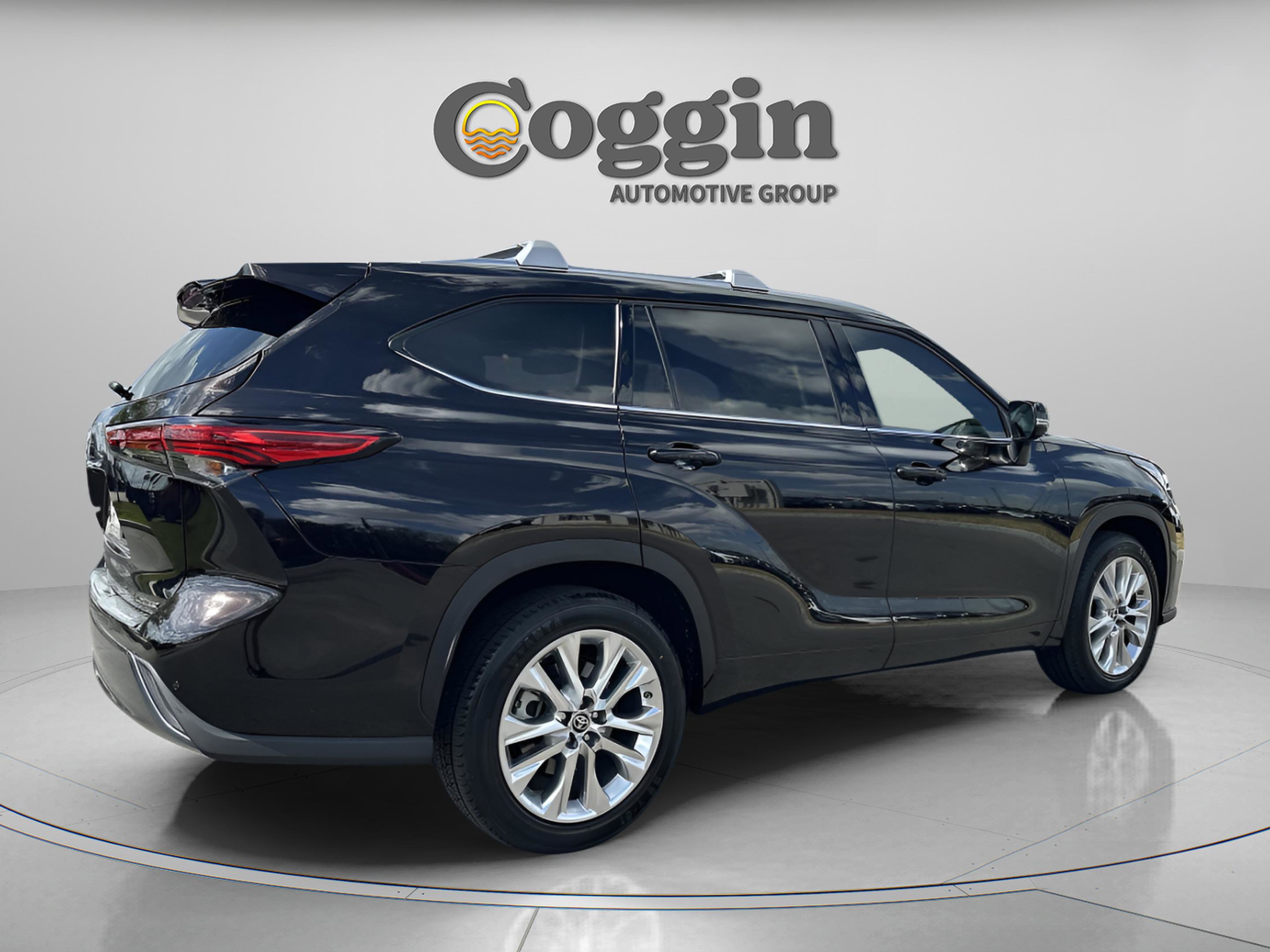 Used 2022 Toyota Highlander Limited image 7