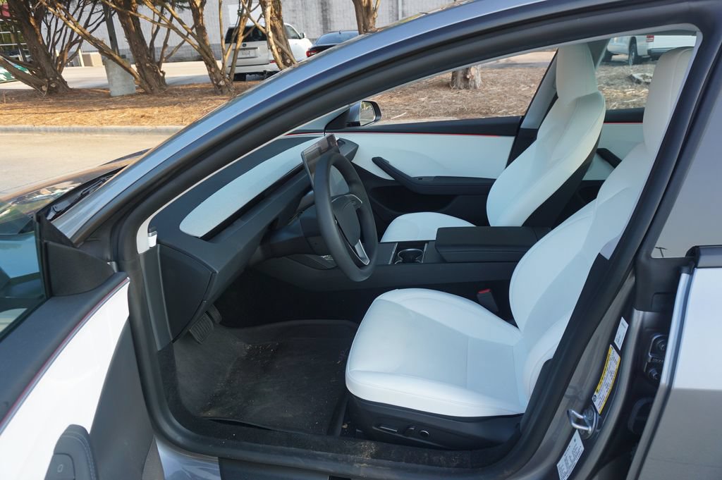 Used 2024 Tesla Model 3 Standard Range RWD image 2