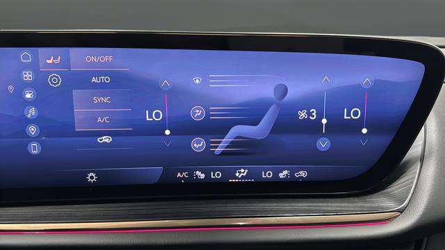 Used 2025 Buick Envision Avenir AWD/4WD image 18