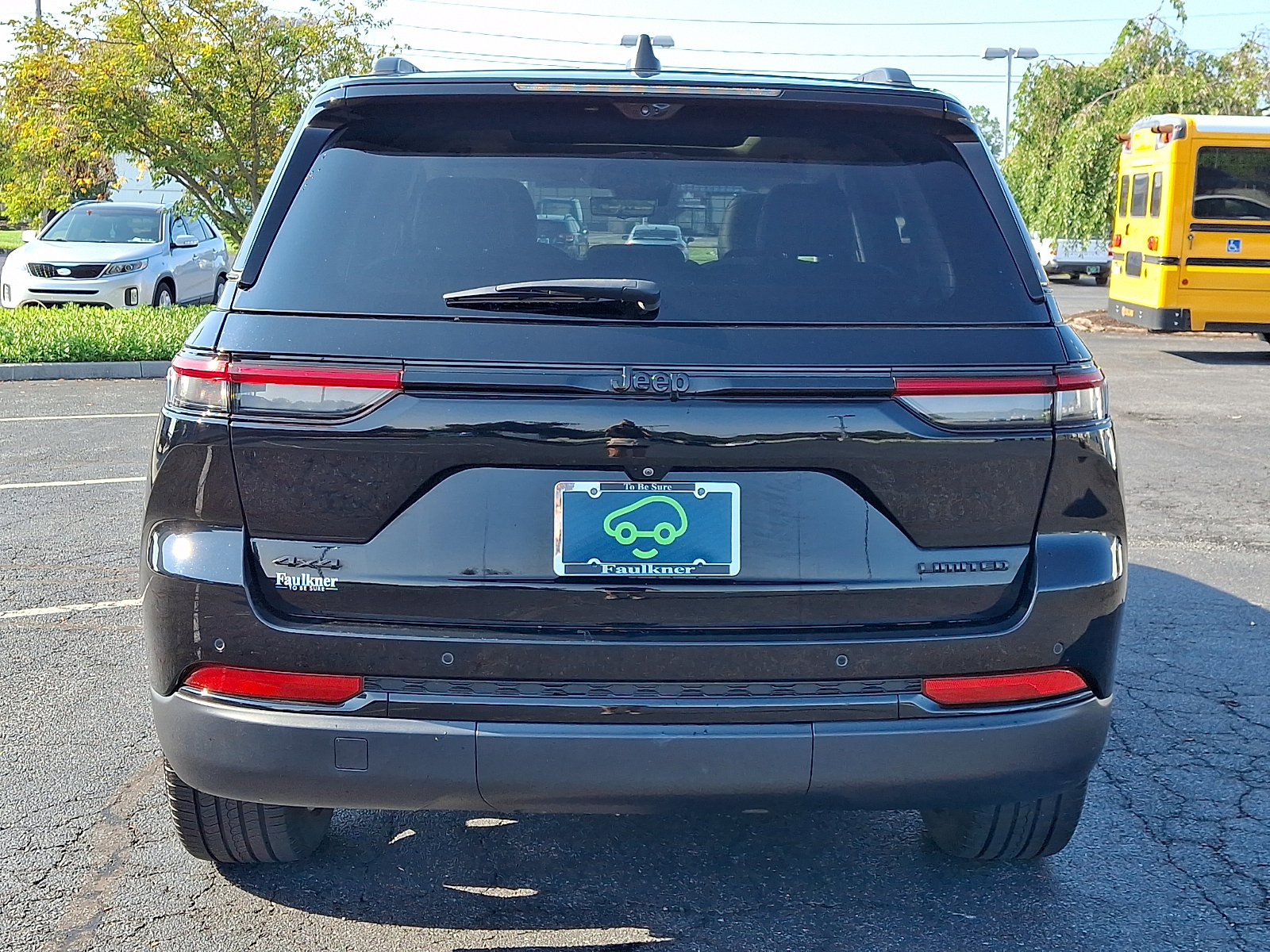 Used 2024 Jeep Grand Cherokee Limited w/ Luxury Tech Group II AWD/4WD image 5
