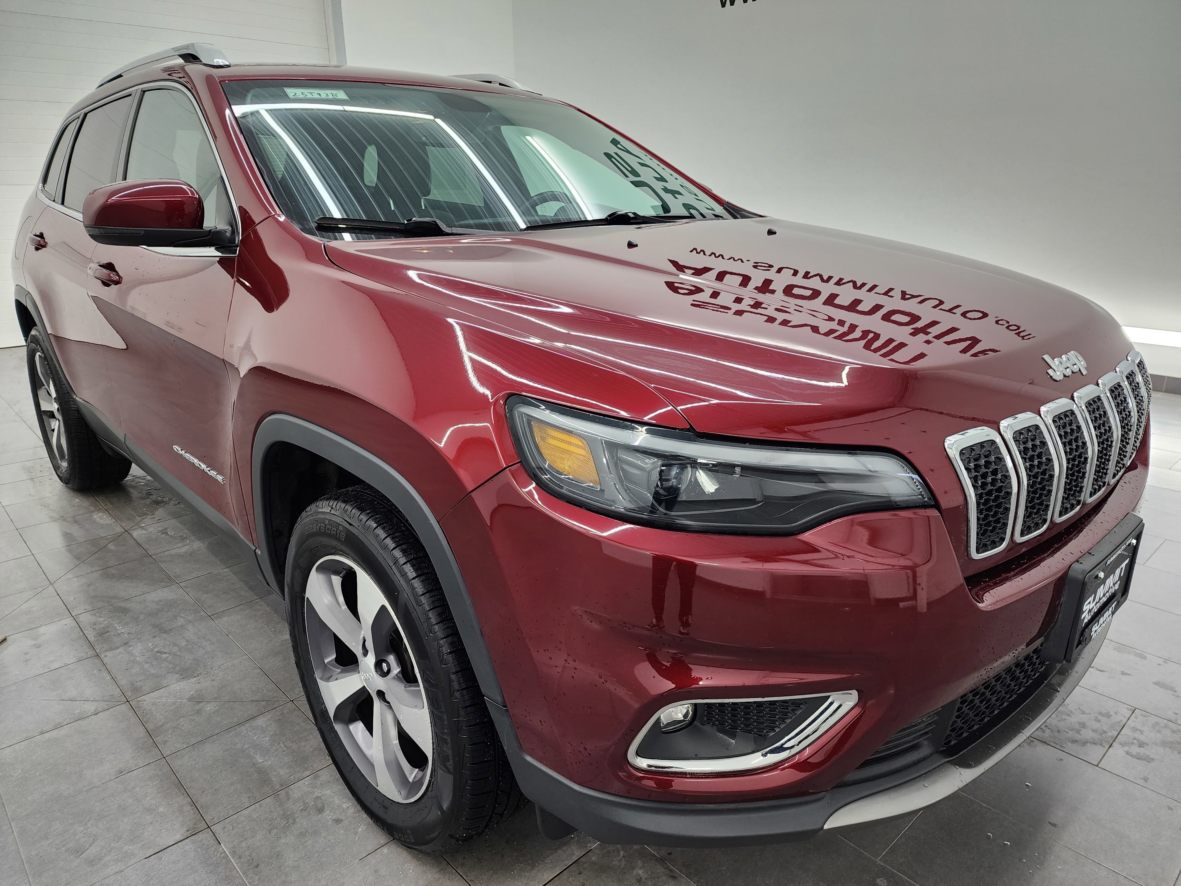 Used 2020 Jeep Cherokee Limited image 2